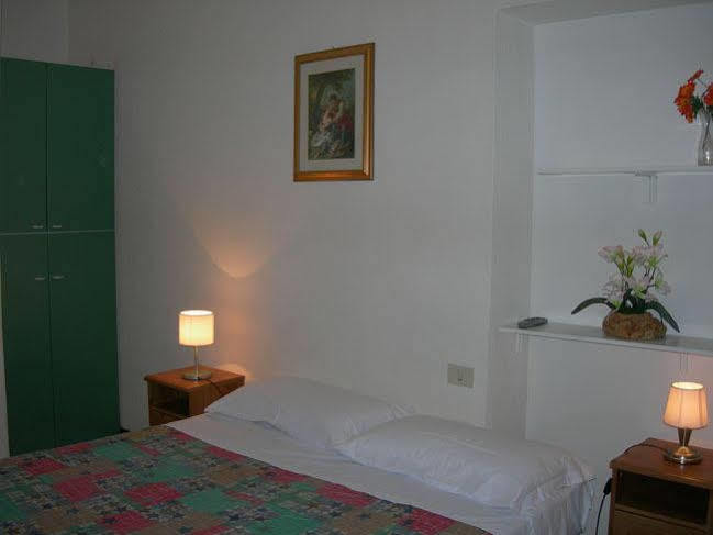 Al Pantheon Con Thomas Mann Bed & Breakfast Rome Bagian luar foto
